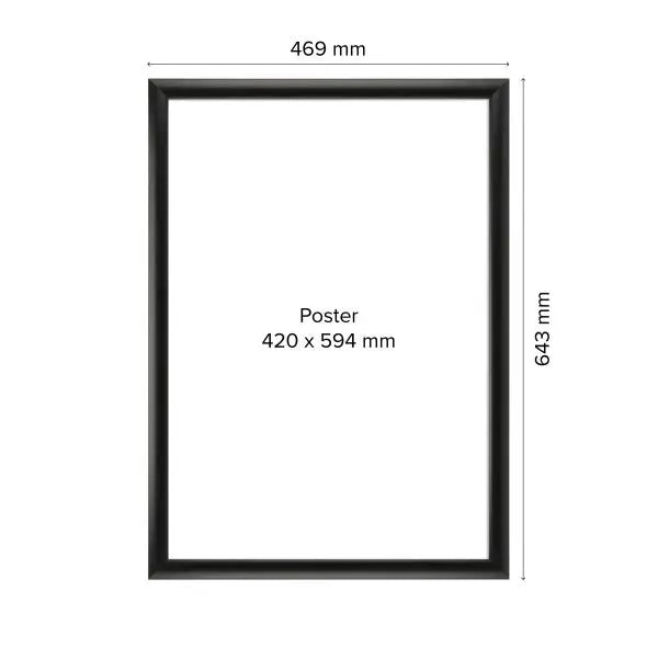 Cadre photo clic-clac format A2 en aluminium noir mat. Dimensions extérieures 469 mm x 643 mm pour poster 420 x 594 mm. Cadre fin et élégant avec système d’ouverture clic-clac ultra rapide pour changer l’affiche facilement.