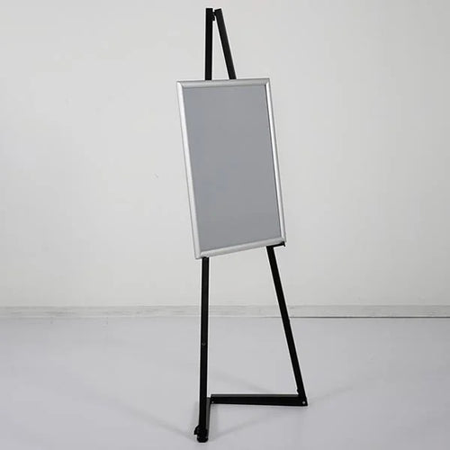 Chevalet porte affiche avec cadre clic-clac en aluminium et structure noire