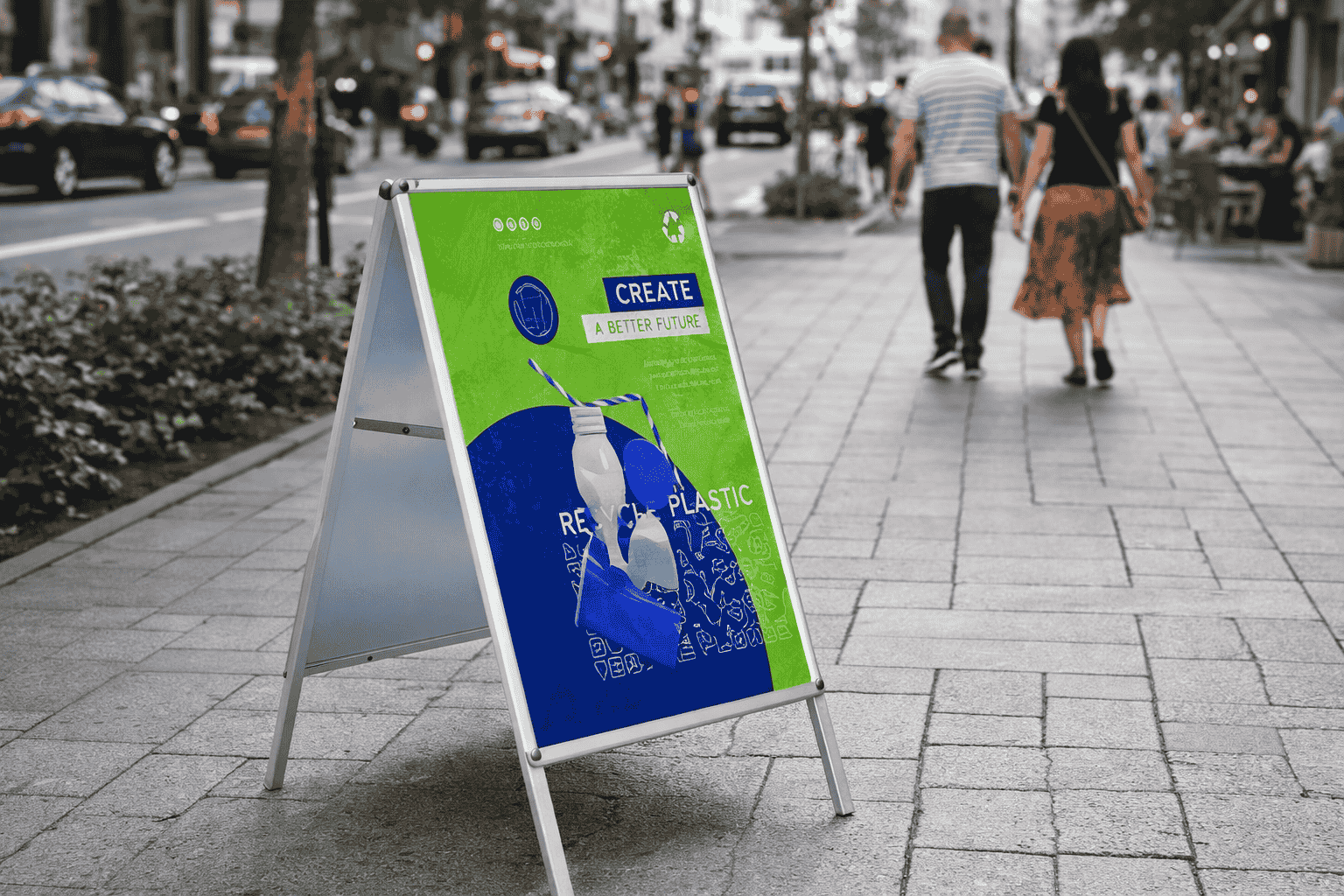 Chevalet stop trottoir en aluminium avec affiche publicitaire installé sur un trottoir