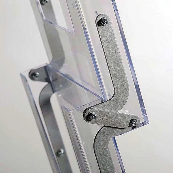 Détail du mécanisme articulé du porte-brochures pliable A4 en aluminium avec compartiments en acrylique