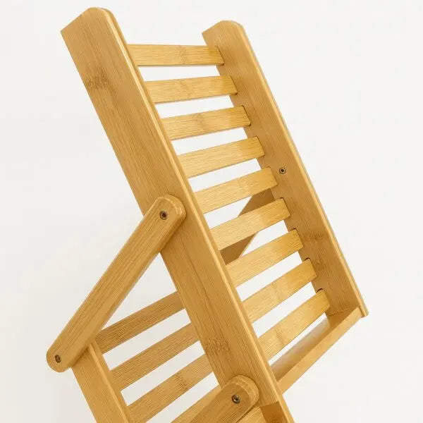 Détail de la structure du présentoir pliable à brochures A4 en bois avec étagères inclinées pour présentation de flyers