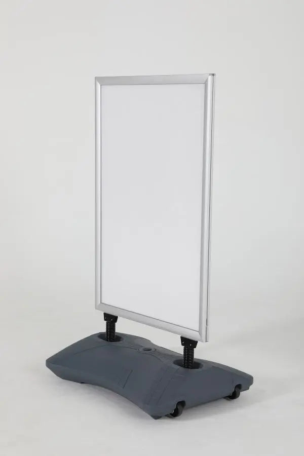 Panneau stop trottoir aluminium A1 avec socle lestable et roulettes pour affichage extérieur résistant au vent et intempérie