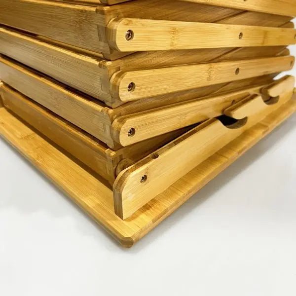Présentoir pliable à brochures A4 en bois replié pour transport et rangement compact