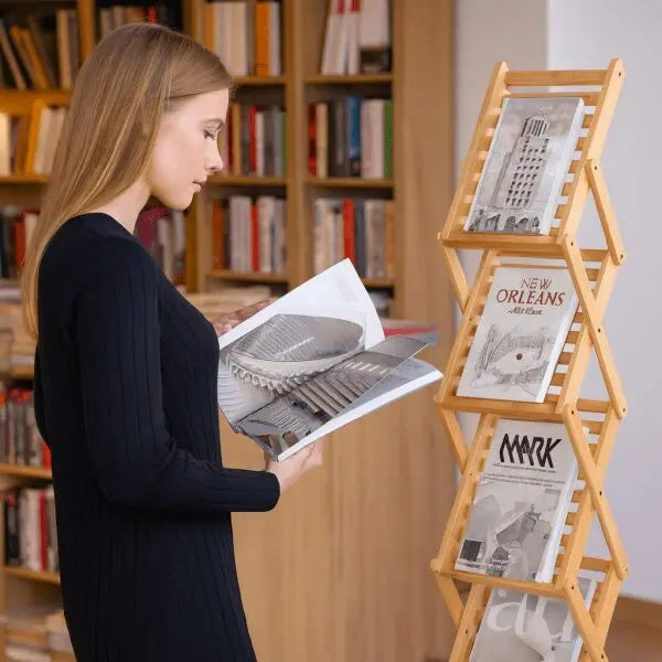 Présentoir pliable à brochures A4 en bois avec plusieurs niveaux pour présentation de magazines et prospectus