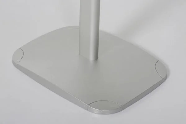Socle métallique d’un porte affiche aluminium sur pied pour affichage intérieur