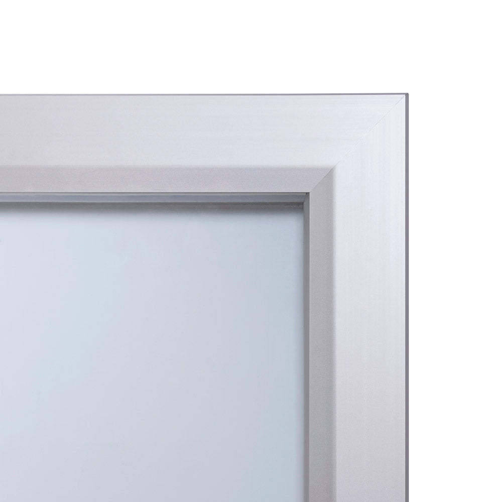 Vitrine extérieure verrouillable, détail de finition (01)