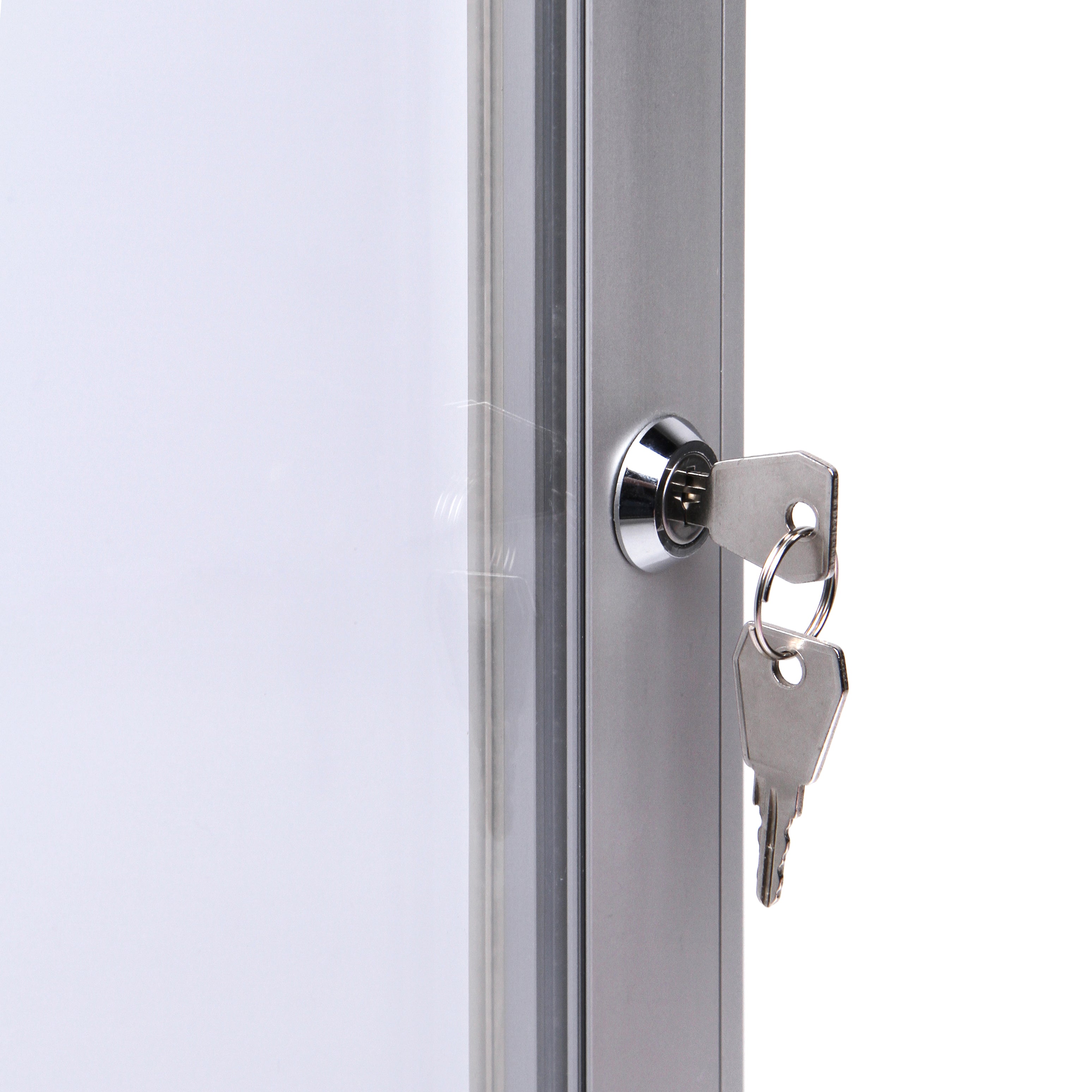 Vitrine intérieure verrouillable premium argent, détail de finition (02)